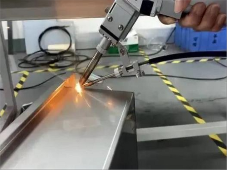 handheld laser welding.png